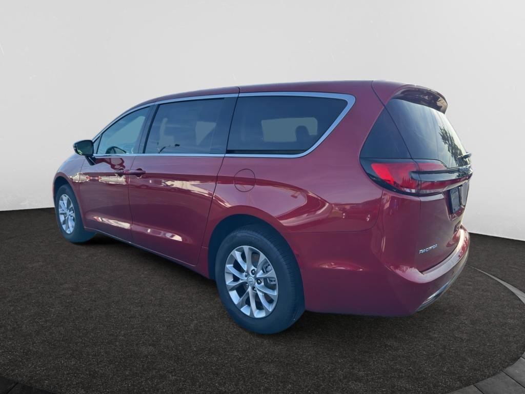 New 2026 Chrysler Pacifica Select image 7