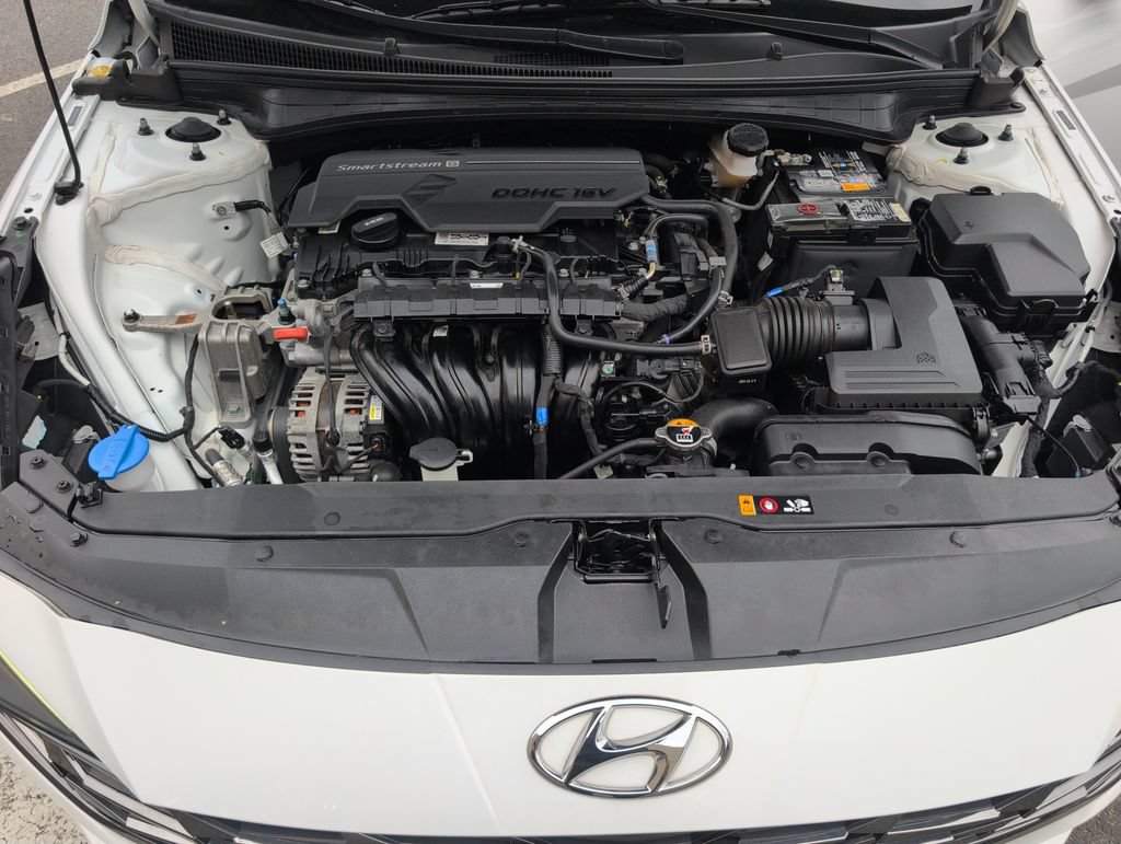 Certified 2023 Hyundai Elantra Limited w/ Cargo Package FWD image 23