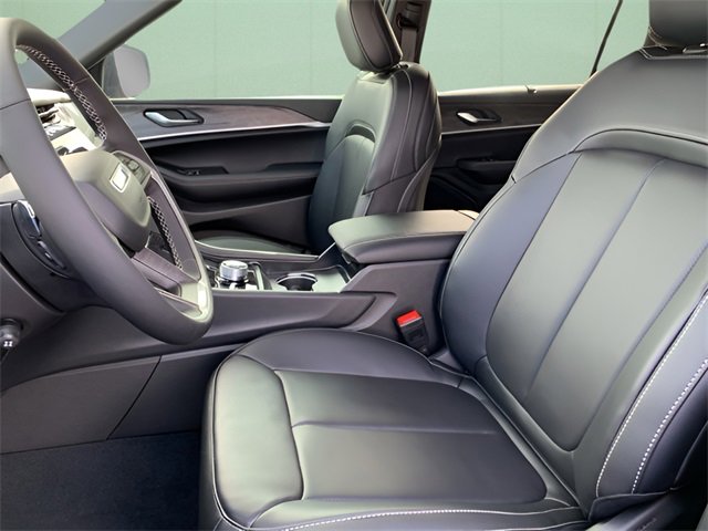 New 2025 Jeep Grand Cherokee L Limited w/ Luxury Tech Group II image 18