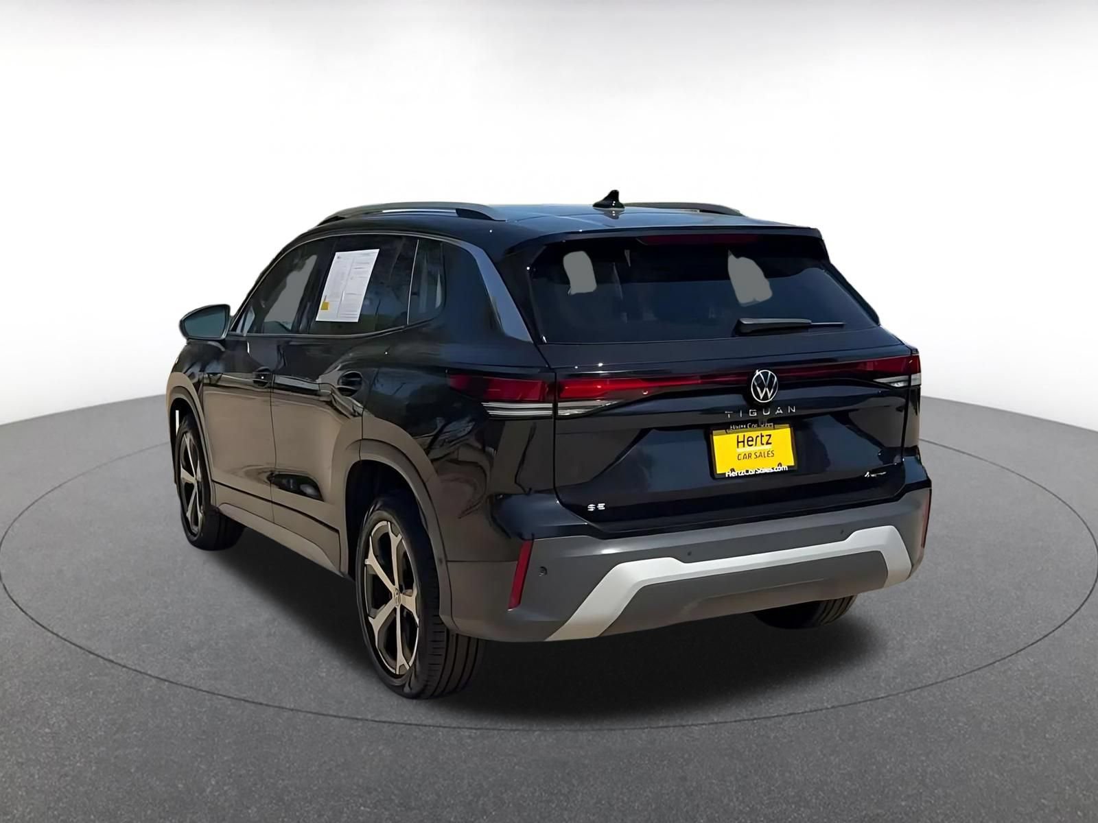 Used 2026 Volkswagen Tiguan SE AWD/4WD image 10