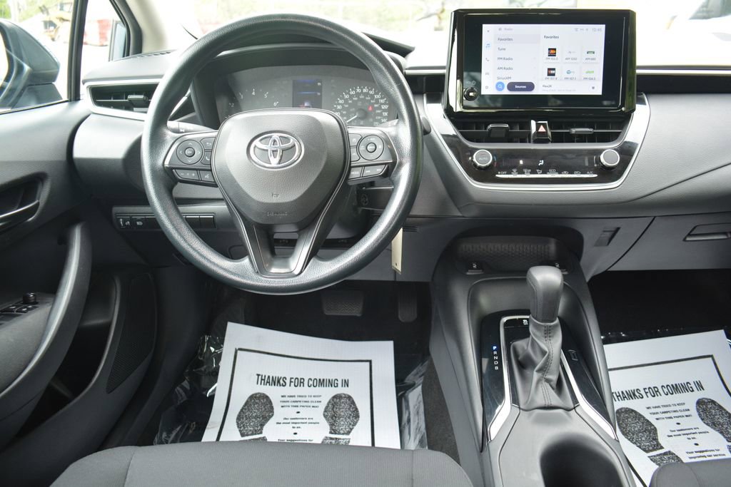 Used 2024 Toyota Corolla LE FWD image 3