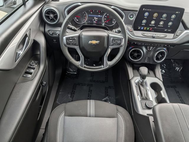 Used 2024 Chevrolet Blazer LT w/ Convenience Package FWD image 11