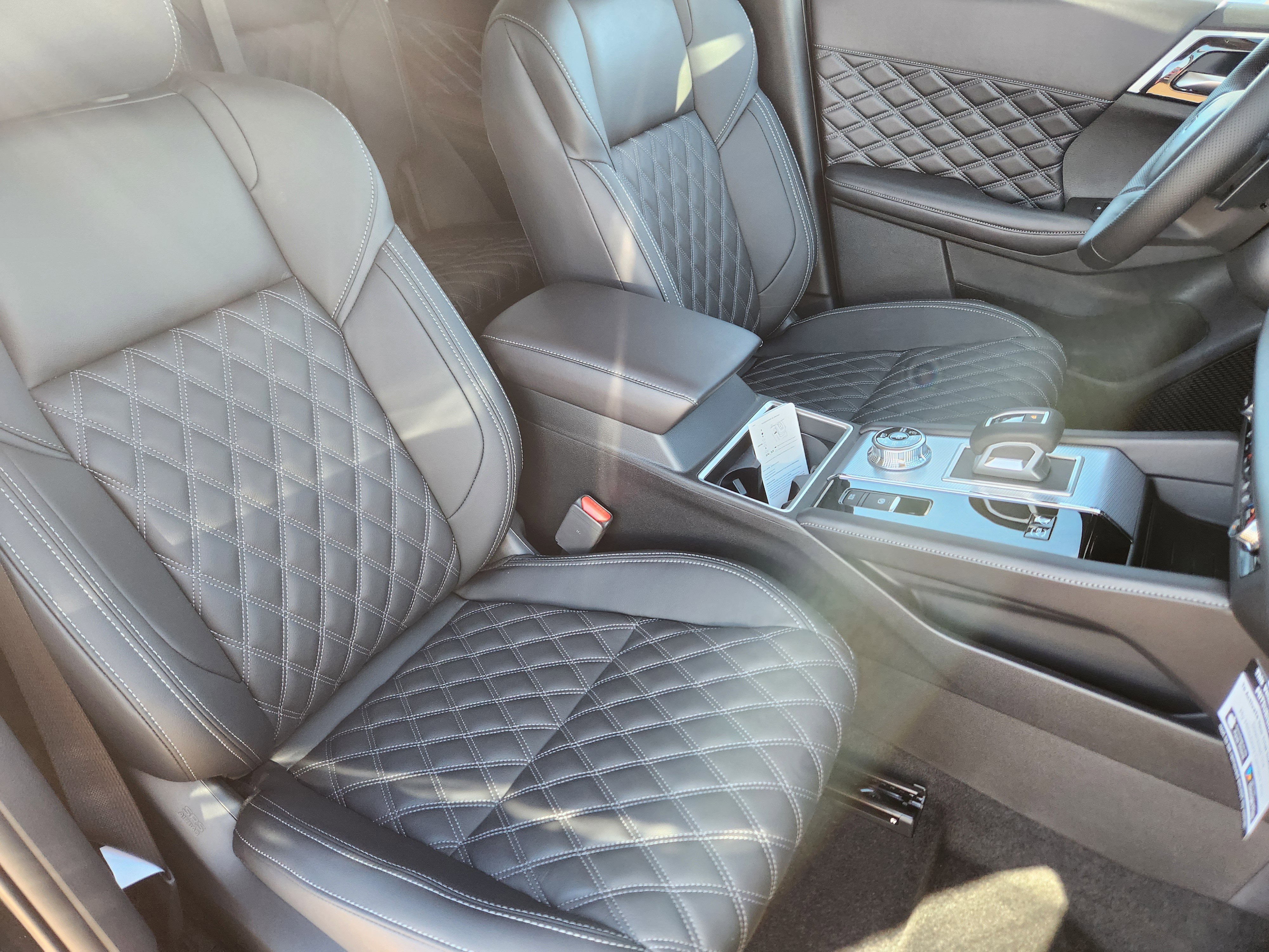 New 2025 Mitsubishi Outlander SEL image 11