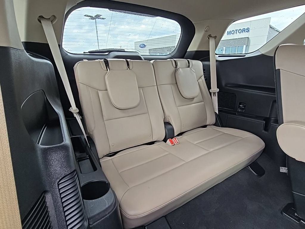 Used 2023 Ford Explorer XLT w/ Equipment Group 202A AWD/4WD image 40