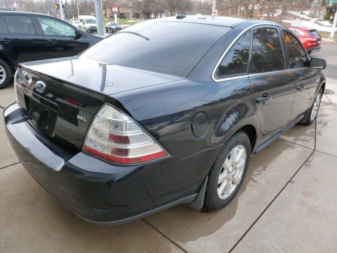 Used 2008 Ford Taurus SEL image 2