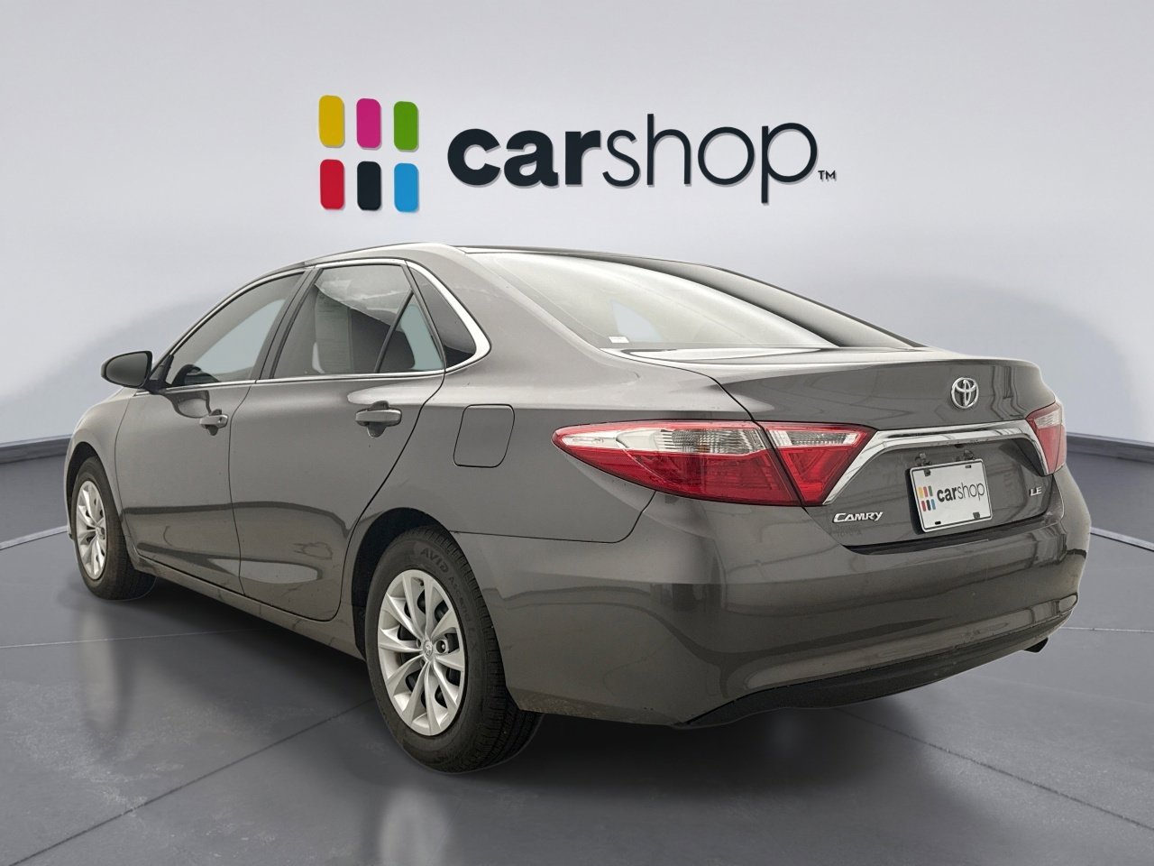 Used 2016 Toyota Camry LE image 2