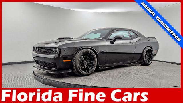 Used 2016 Dodge Challenger R/T image 1