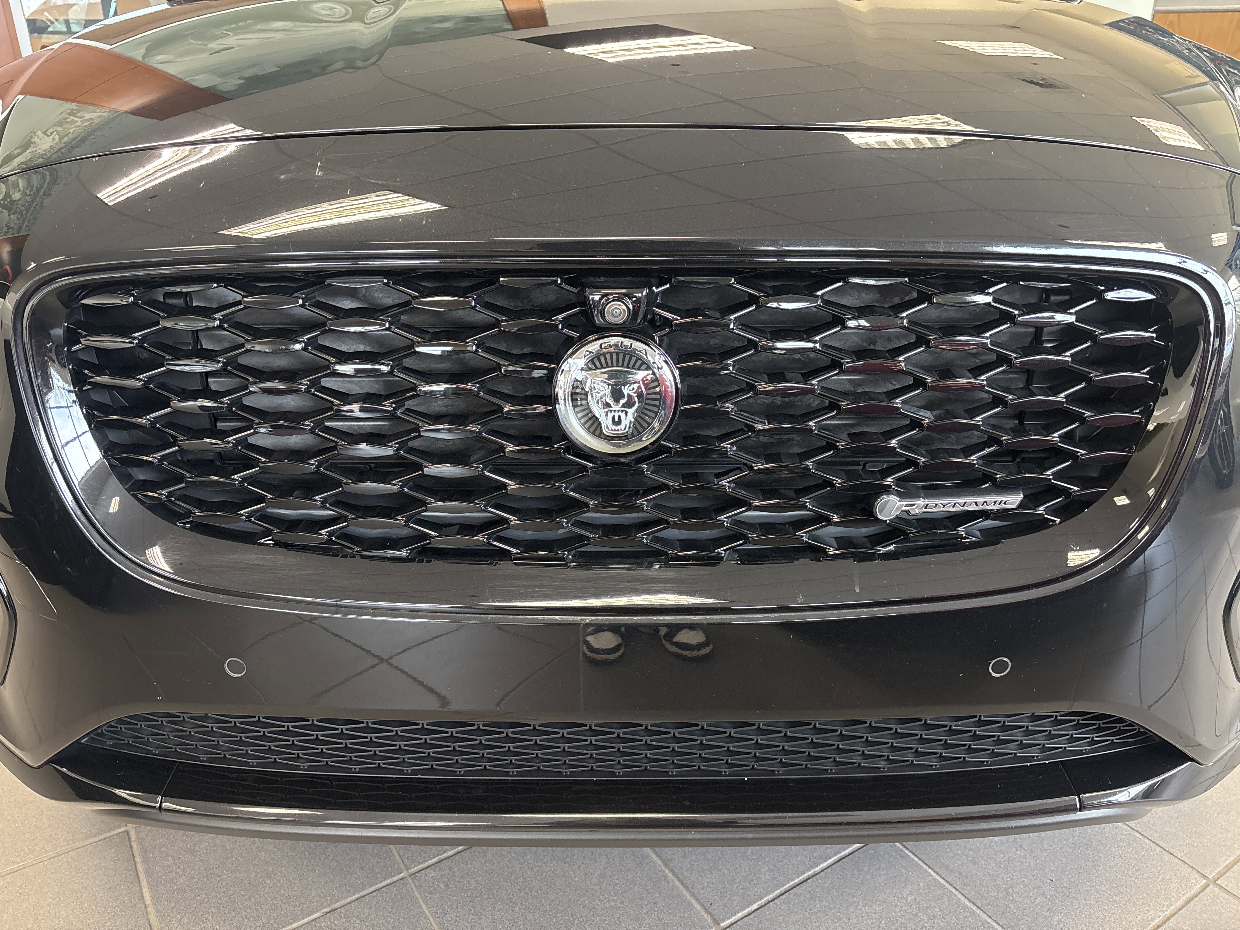 Used 2024 Jaguar E-PACE R-Dynamic SE image 9