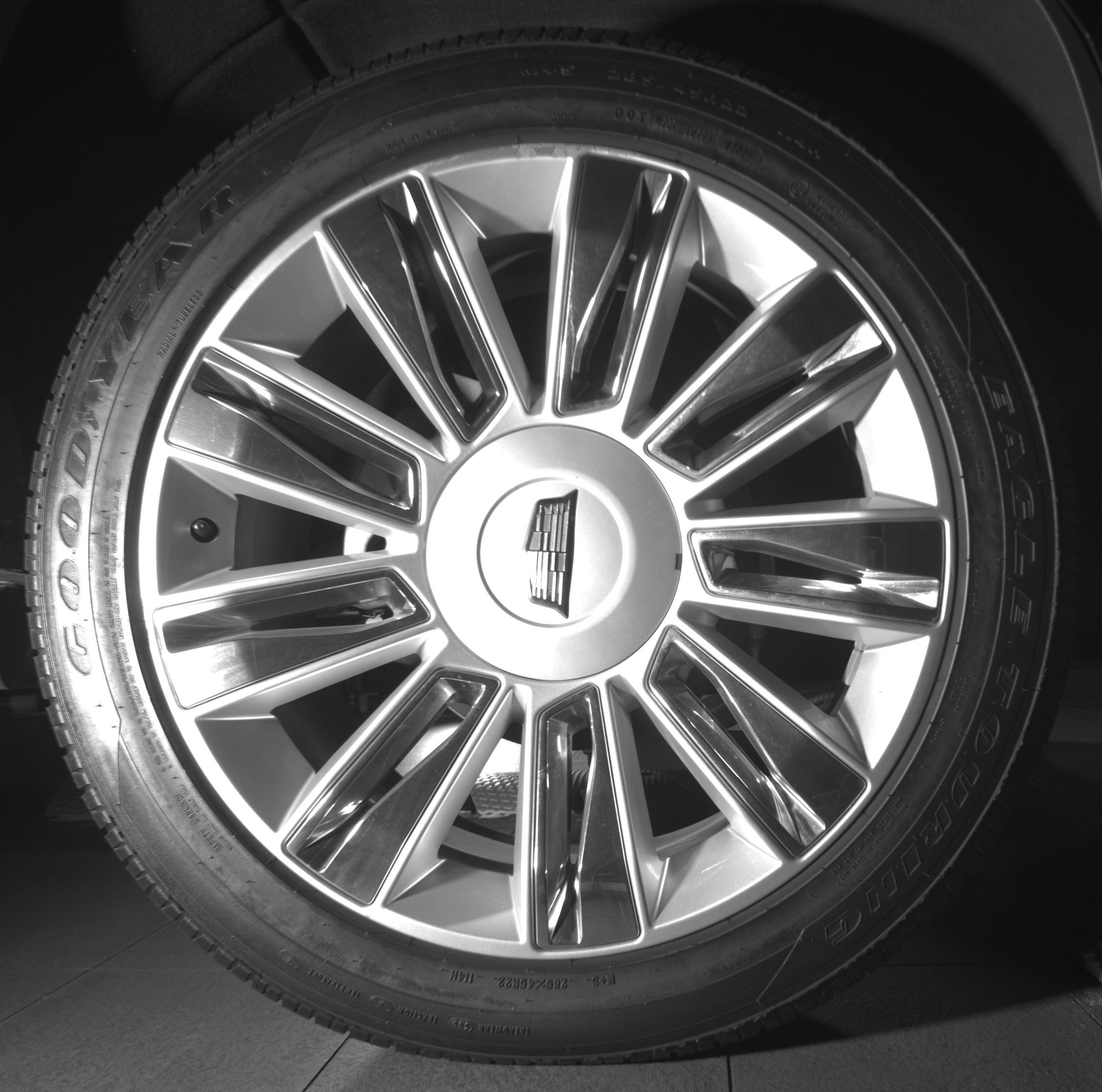 Used 2018 Cadillac Escalade Platinum AWD/4WD image 11