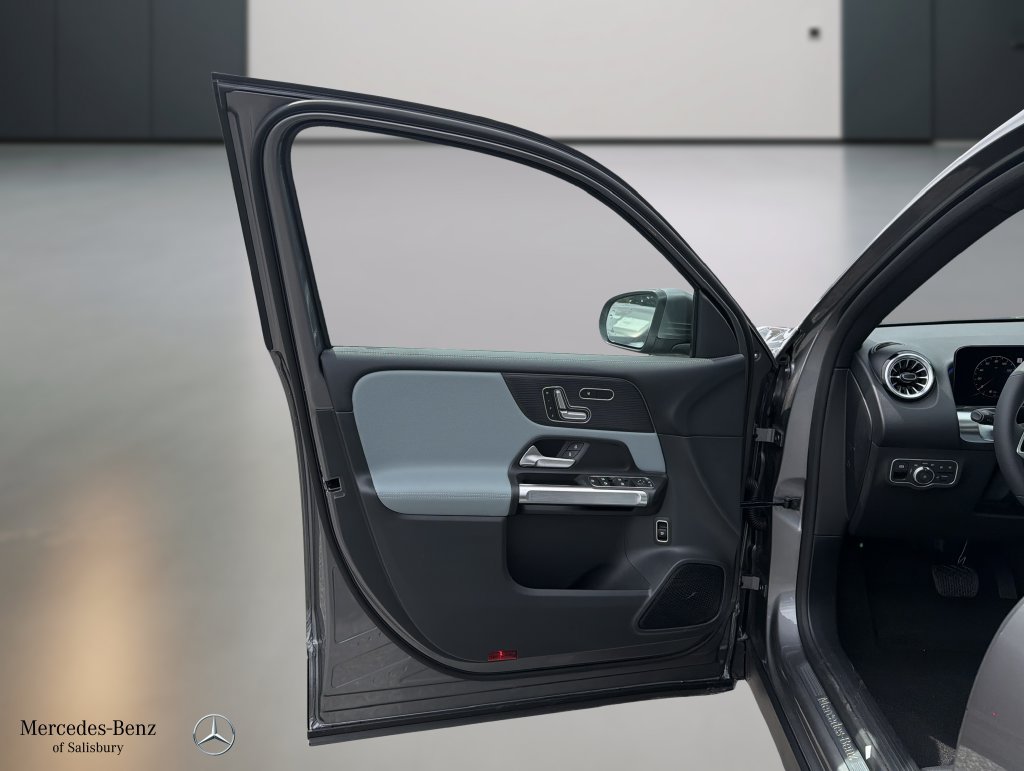 New 2026 Mercedes-Benz GLB 250 4MATIC image 19