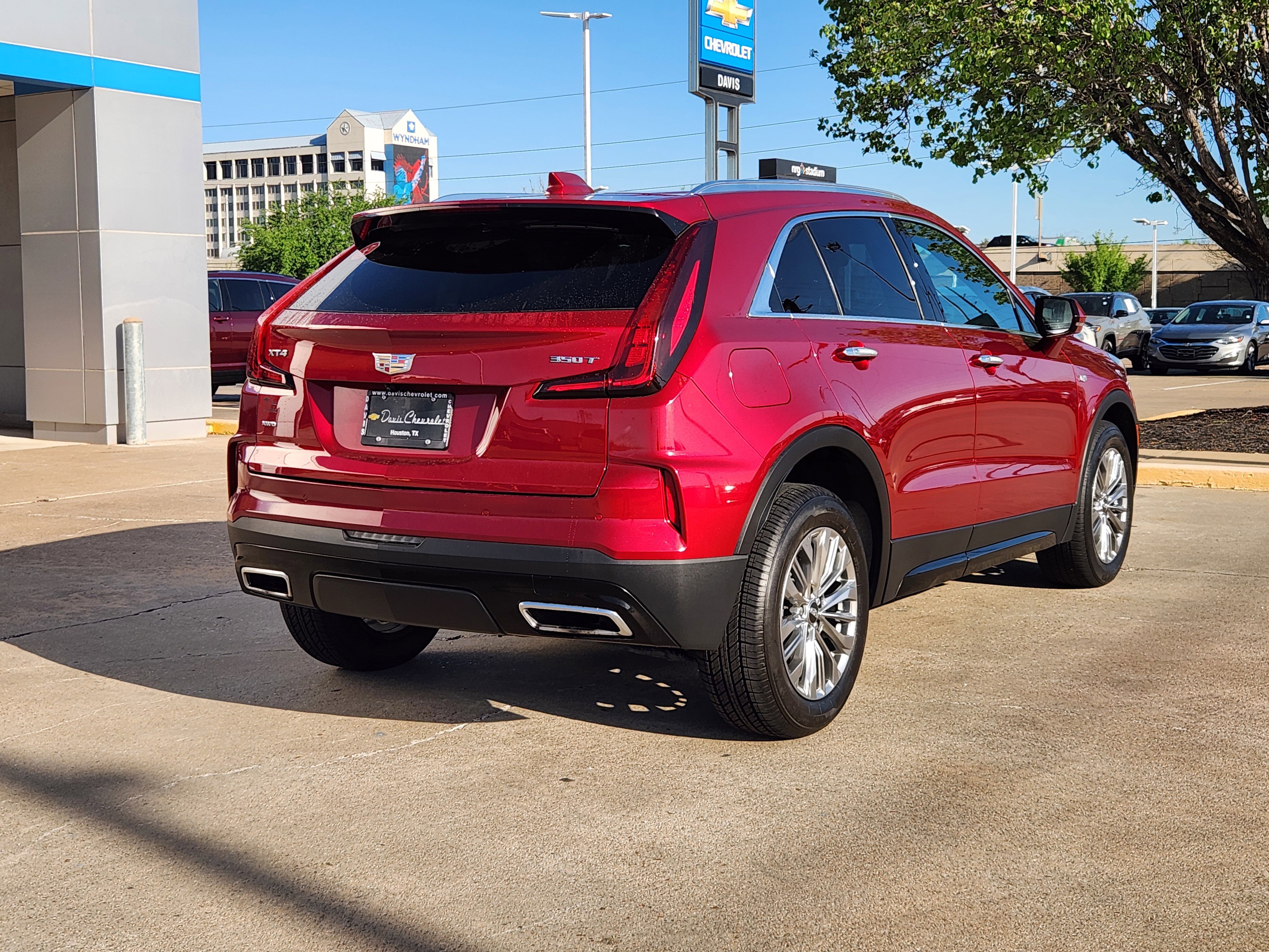 Certified 2024 Cadillac XT4 Premium Luxury AWD/4WD image 5