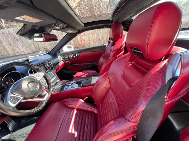 Used 2018 Mercedes-Benz SL 550 w/ Driver Assistance Package image 11
