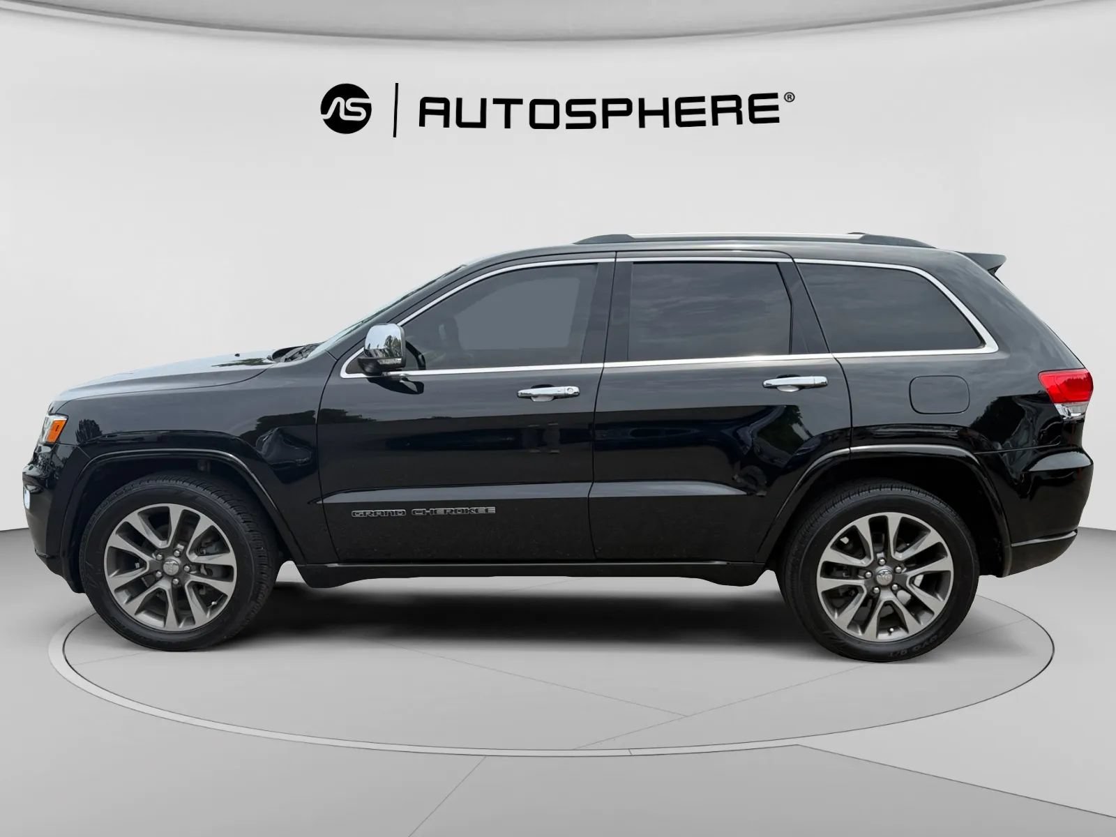 Used 2018 Jeep Grand Cherokee Overland w/ Interior Metal Package RWD image 4