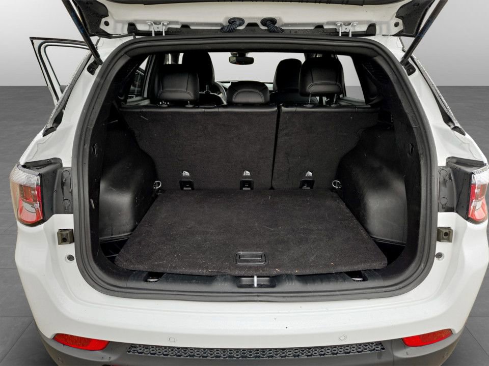 Used 2025 Jeep Compass Trailhawk image 31