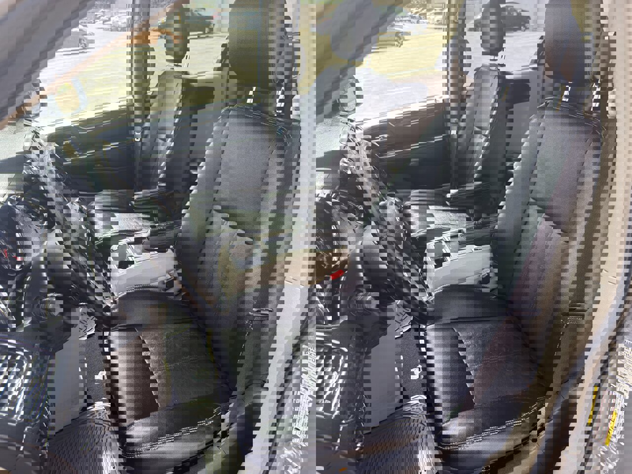 Used 2015 Chrysler Town & Country Touring image 8