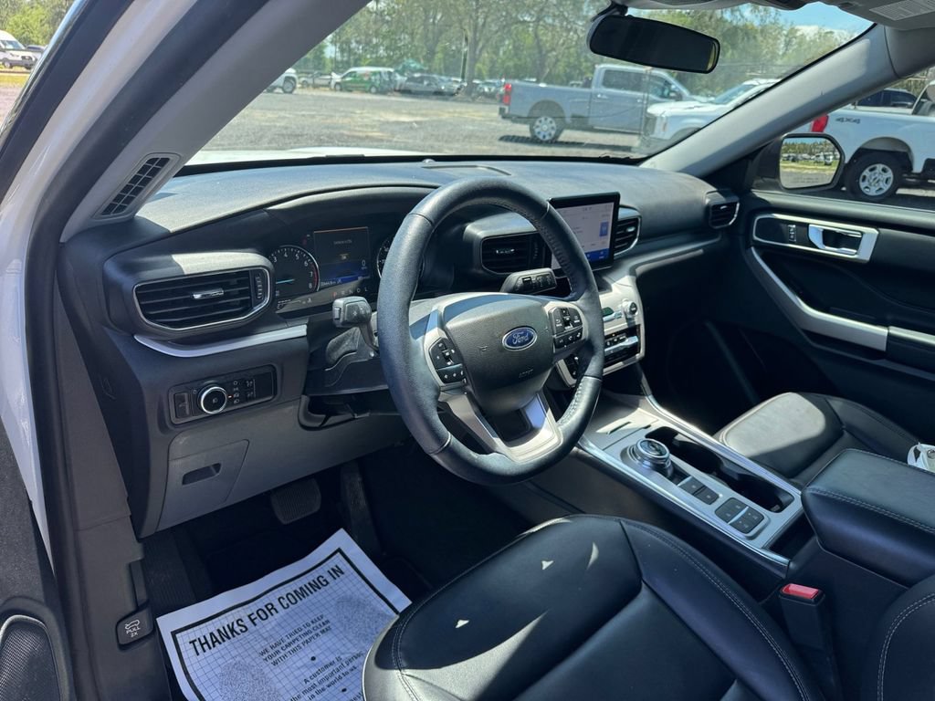 Certified 2023 Ford Explorer XLT w/ Equipment Group 202A RWD image 29