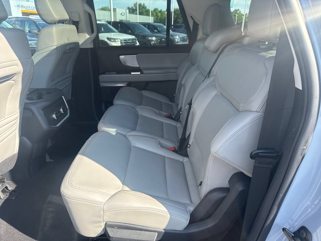 Used 2025 Ford Expedition Max Active AWD/4WD image 20