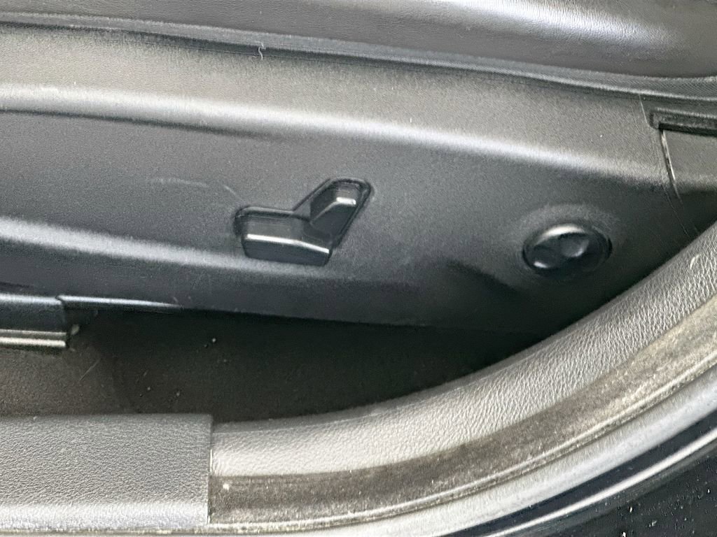 Used 2020 Dodge Charger SXT w/ Leather Interior Group image 23