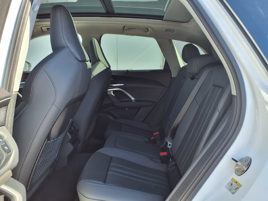 Used 2025 Audi Q5 Premium Plus w/ Premium Plus AWD/4WD image 23