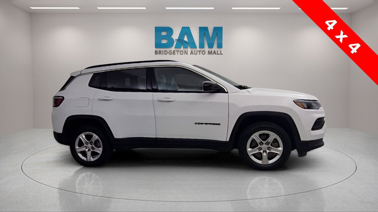 Used 2024 Jeep Compass Latitude image 8