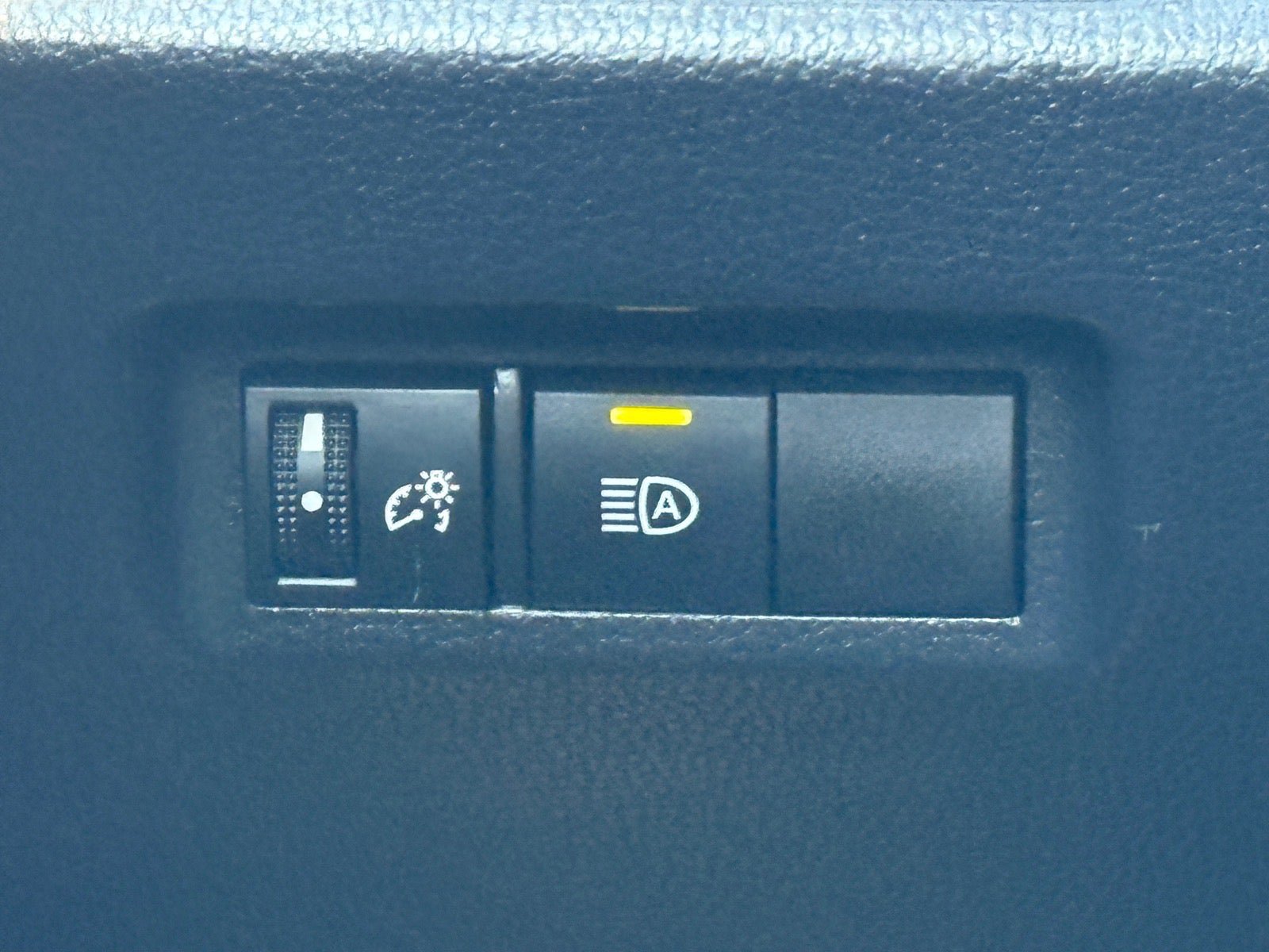 Used 2020 Toyota RAV4 LE w/ All Weather Liner Package AWD/4WD image 19