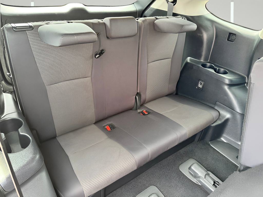 Used 2024 Toyota Highlander LE image 29