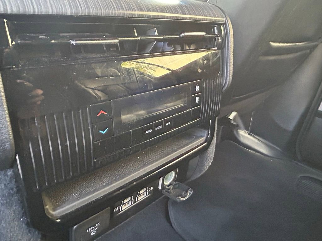 Used 2024 Jeep Wagoneer Series II w/ Flexible Seating Group image 40