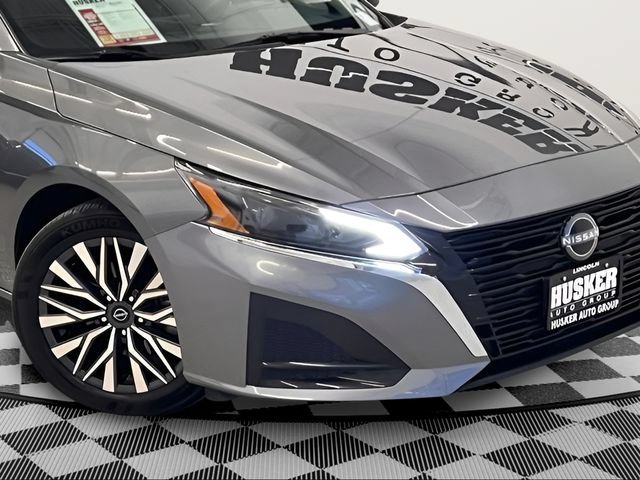 Used 2025 Nissan Altima 2.5 SV FWD image 27