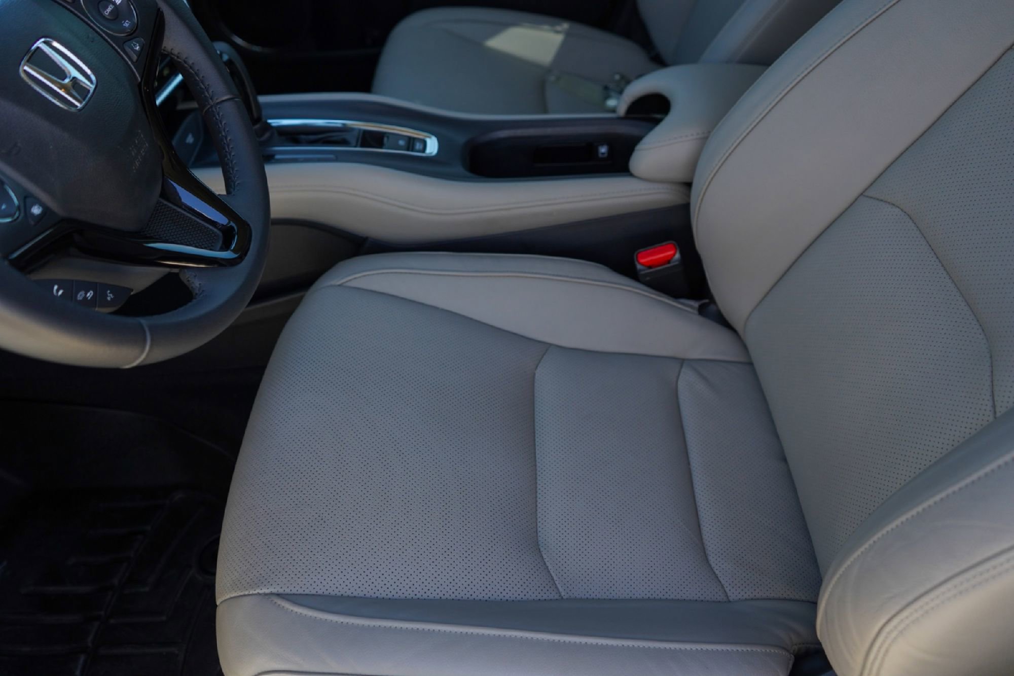 Used 2020 Honda HR-V Touring image 8