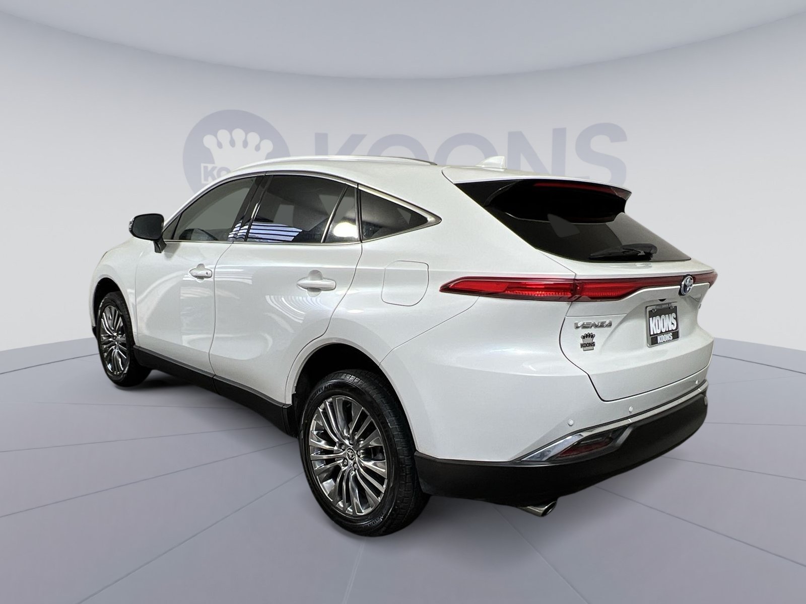 Used 2023 Toyota Venza XLE AWD/4WD image 8