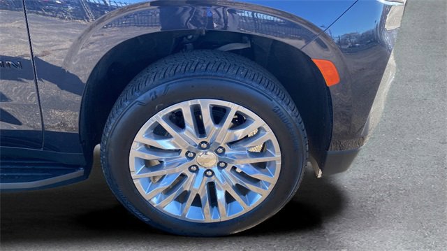 Used 2023 Chevrolet Suburban RST w/ Luxury Package image 21