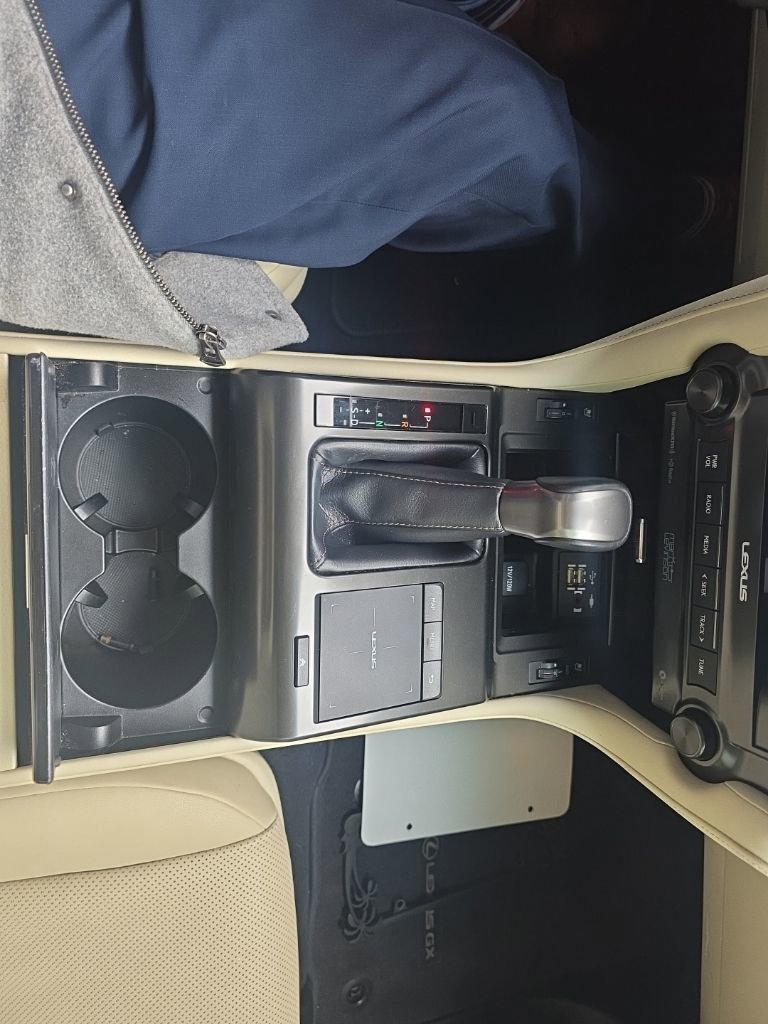 Used 2022 Lexus GX 460 Premium w/ Accessory Package image 26