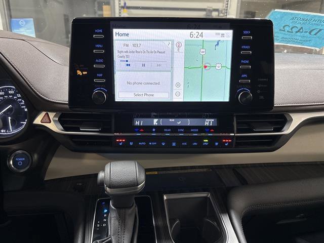 Used 2024 Toyota Sienna Platinum image 9