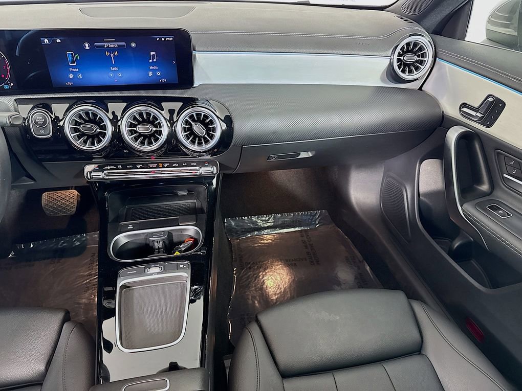 Used 2025 Mercedes-Benz CLA 250 image 24