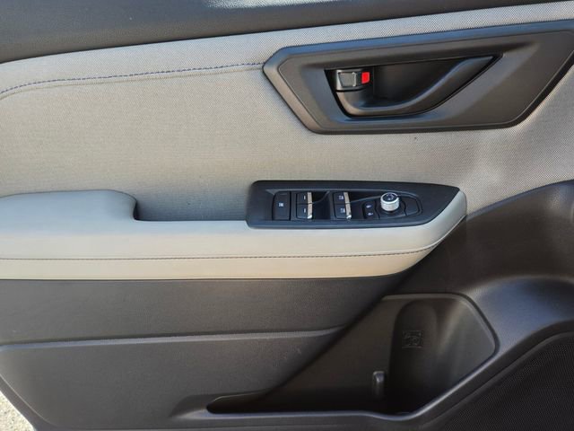 Used 2025 Subaru Forester Premium image 32