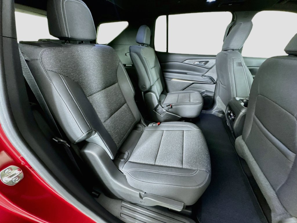 New 2027 Chevrolet Traverse LT w/ Sun and Wheel Package FWD image 30