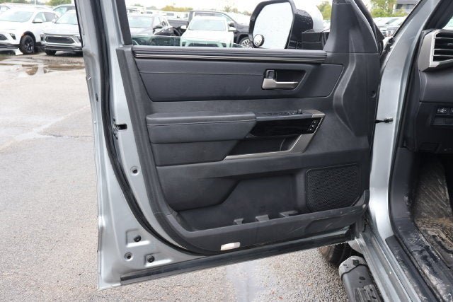 Used 2025 Toyota Tundra Limited AWD/4WD image 22