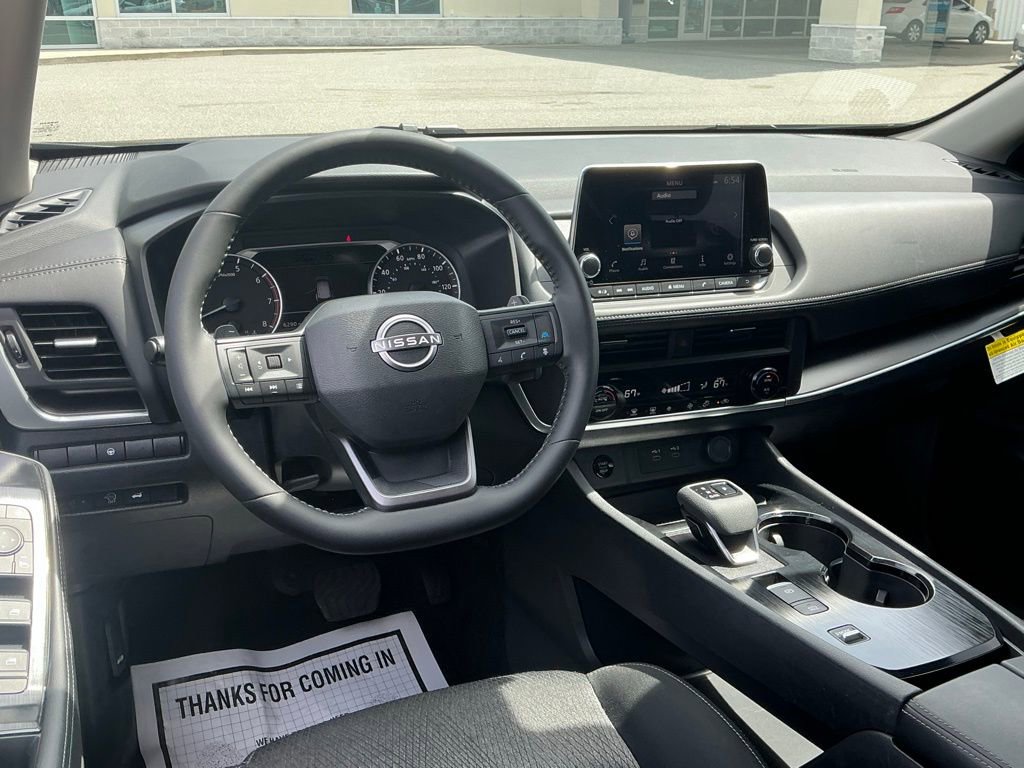 Used 2026 Nissan Rogue SV FWD image 25