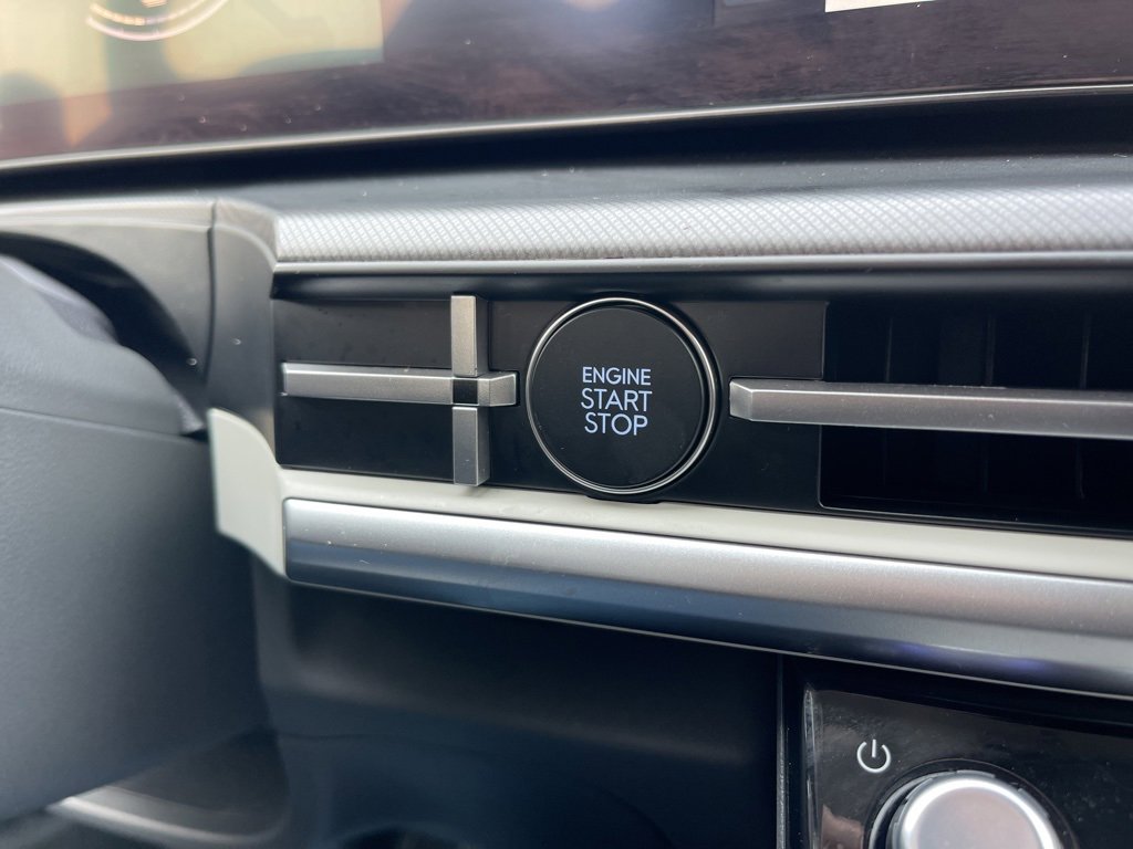 Certified 2026 Hyundai Santa Fe SE image 12