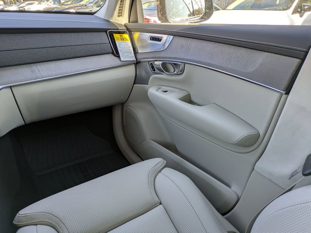New 2026 Volvo XC90 T8 Ultra w/ Lounge Package image 24