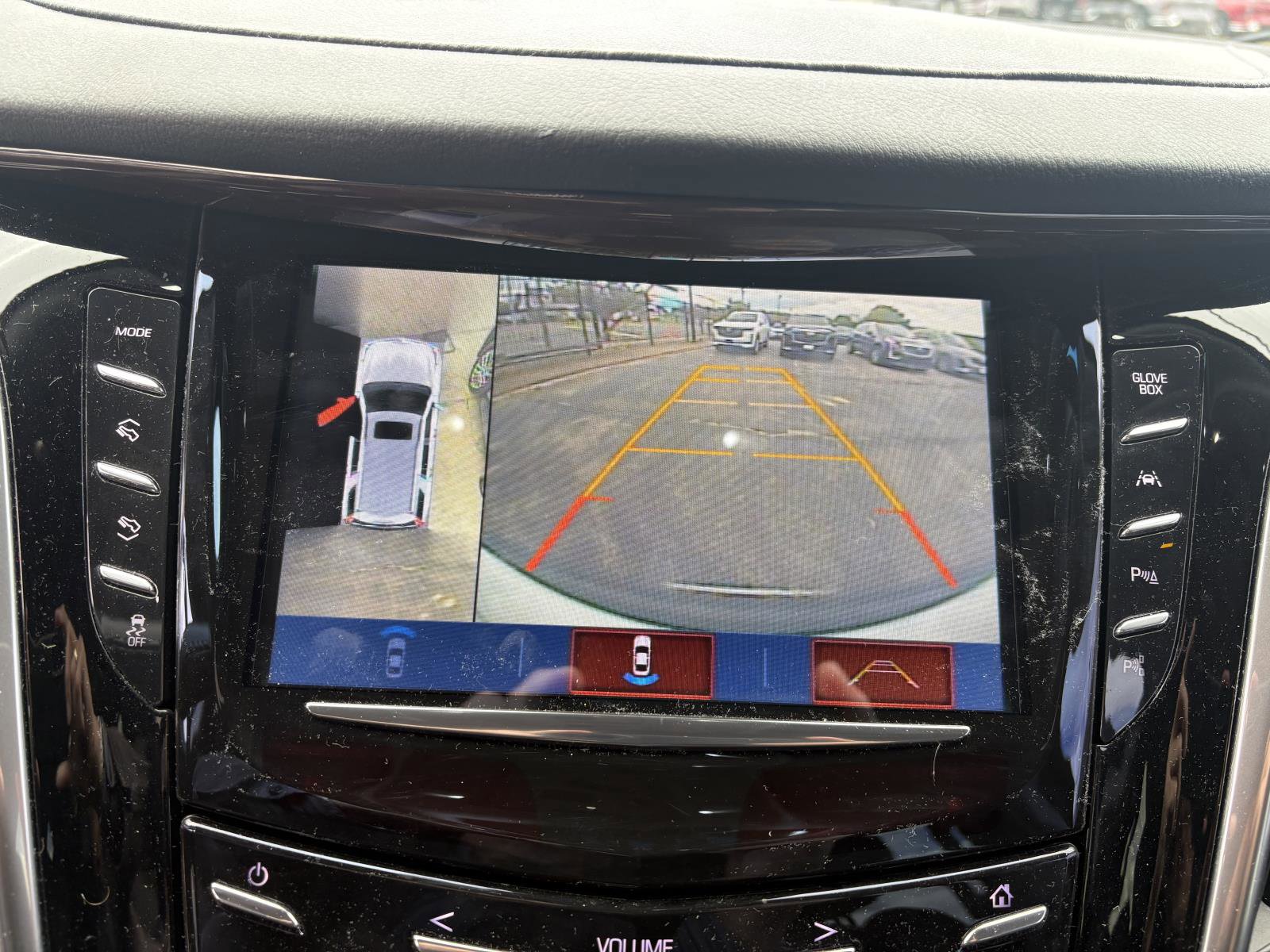Used 2020 Cadillac Escalade Premium Luxury AWD/4WD image 16