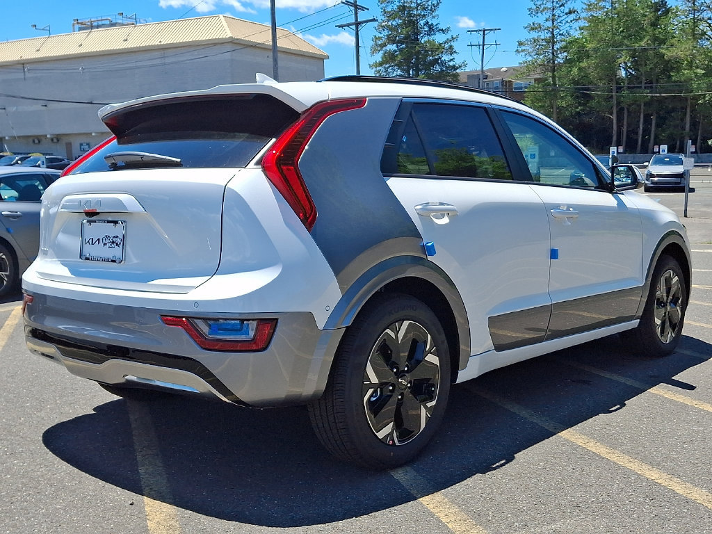 New 2026 Kia Niro Wave w/ Wave Preserve Package FWD image 4
