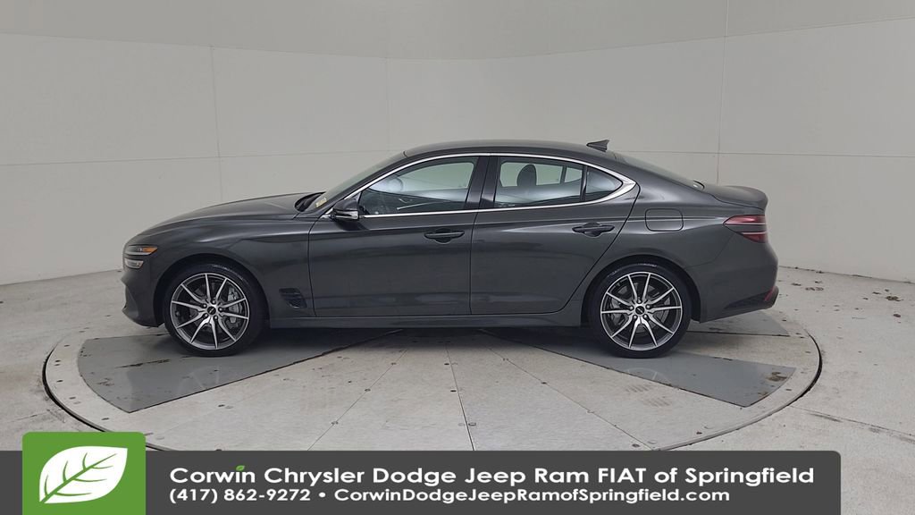 Used 2025 Genesis G70 2.5T image 9