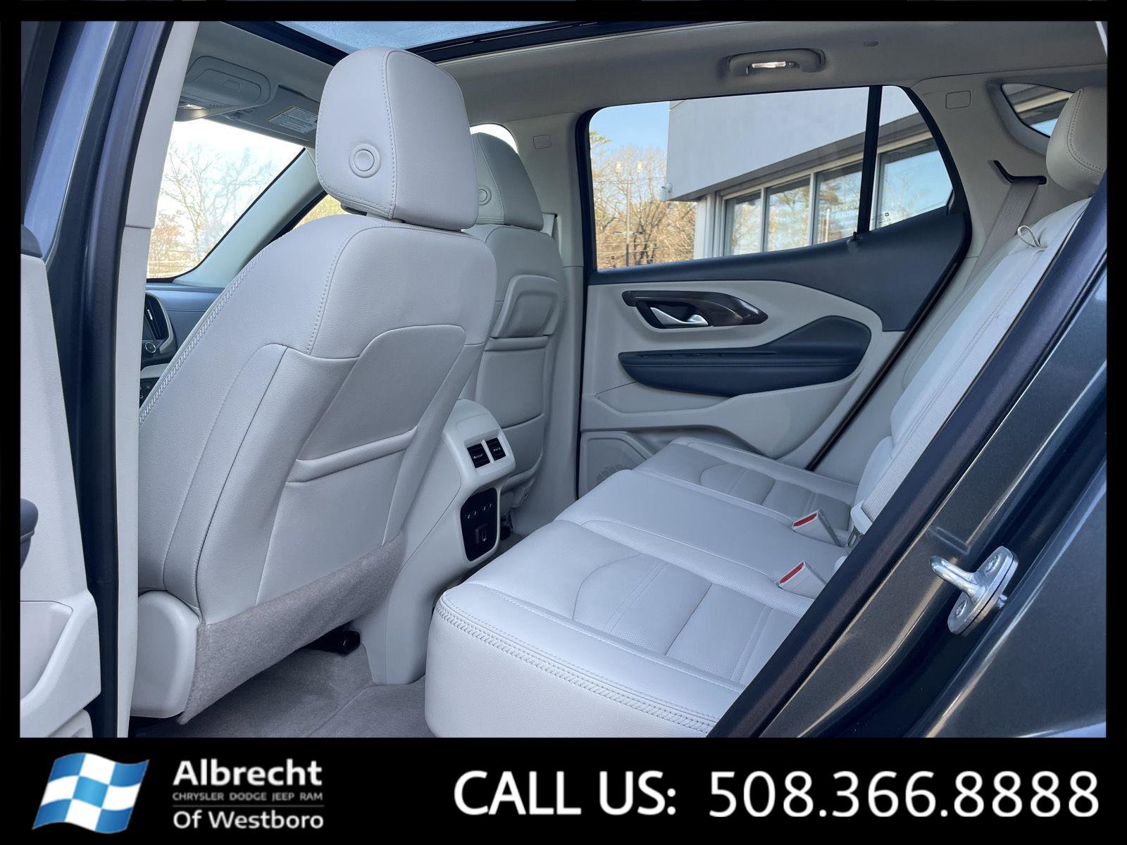 Used 2022 GMC Terrain Denali w/ Denali Premium Package image 12