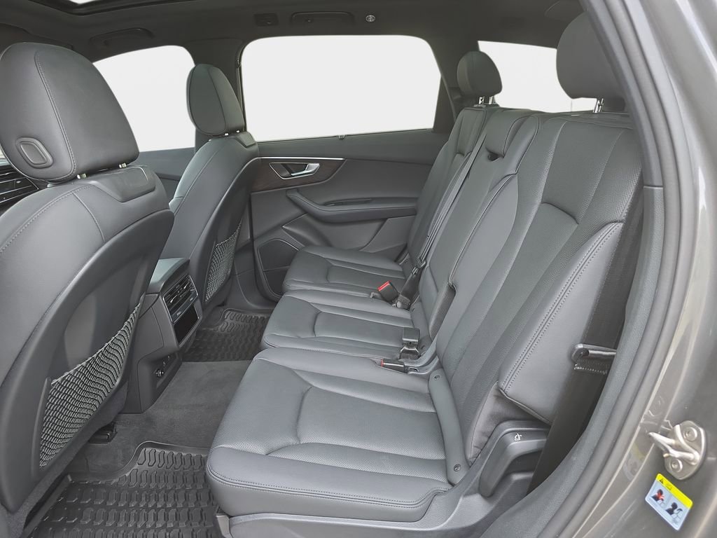 Used 2023 Audi Q7 3.0T Prestige w/ Prestige Package AWD/4WD image 28