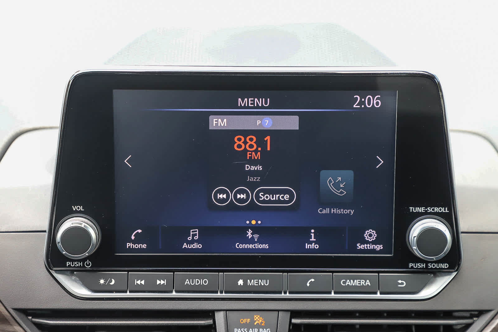 Used 2024 Nissan Altima 2.5 SV FWD image 14