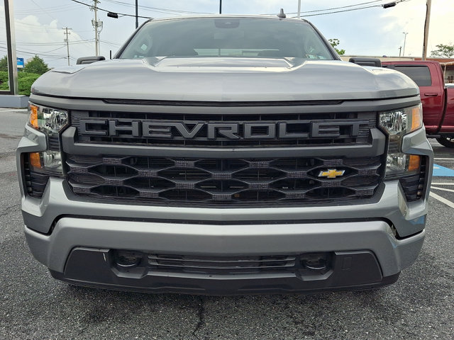 Used 2023 Chevrolet Silverado 1500 Custom AWD/4WD image 2