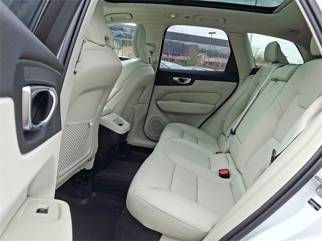Used 2025 Volvo XC60 B5 Plus w/ Protection Package Premier image 10