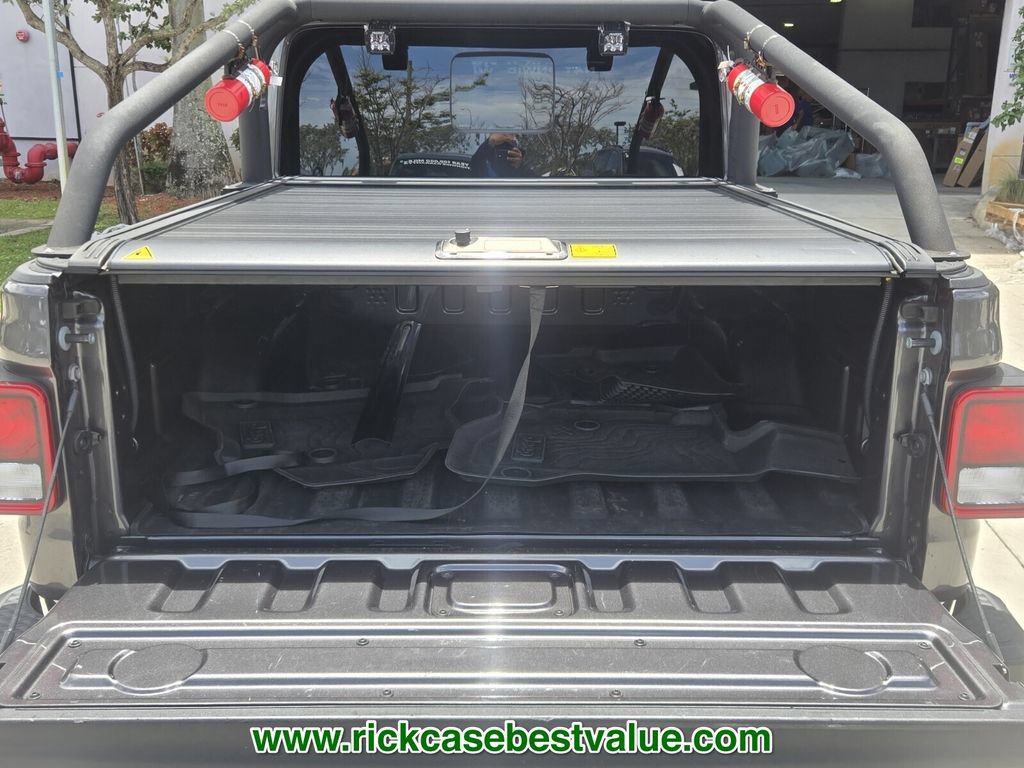 Used 2023 Jeep Gladiator Mojave w/ Trailer Tow Package AWD/4WD image 14