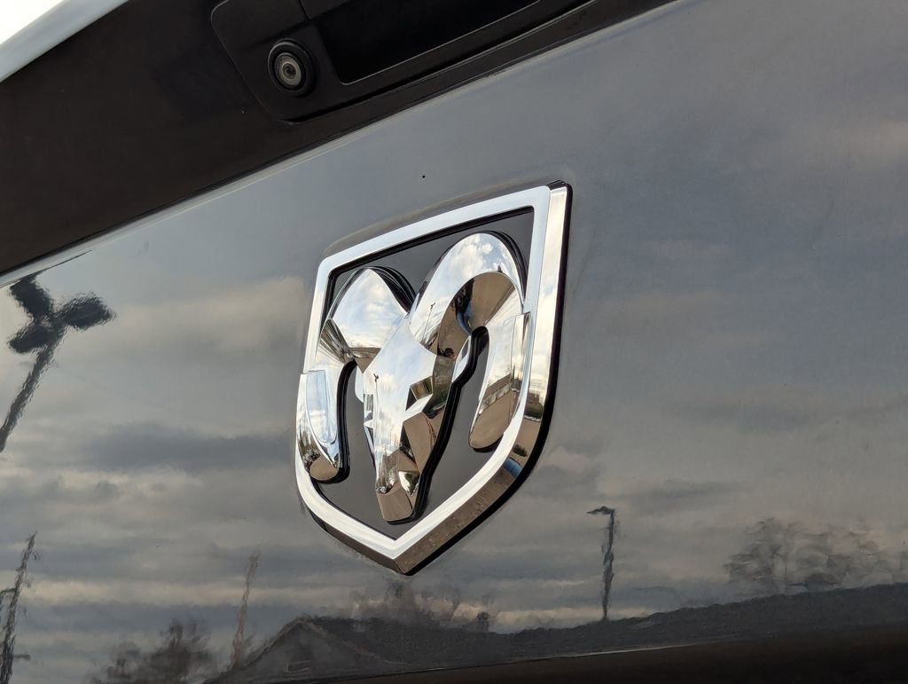 Used 2015 RAM 1500 Laramie w/ Convenience Group image 33